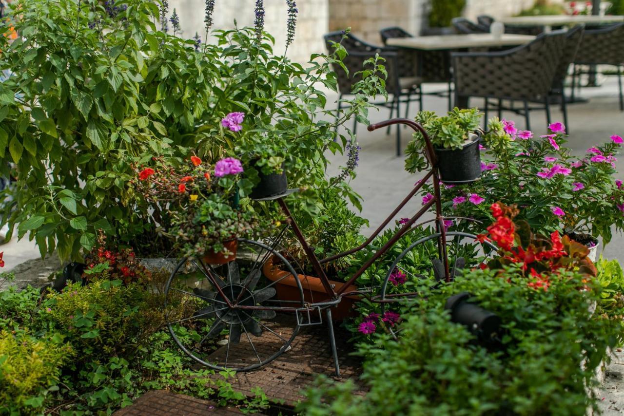 Hotel Concordia Trogir Exterior photo