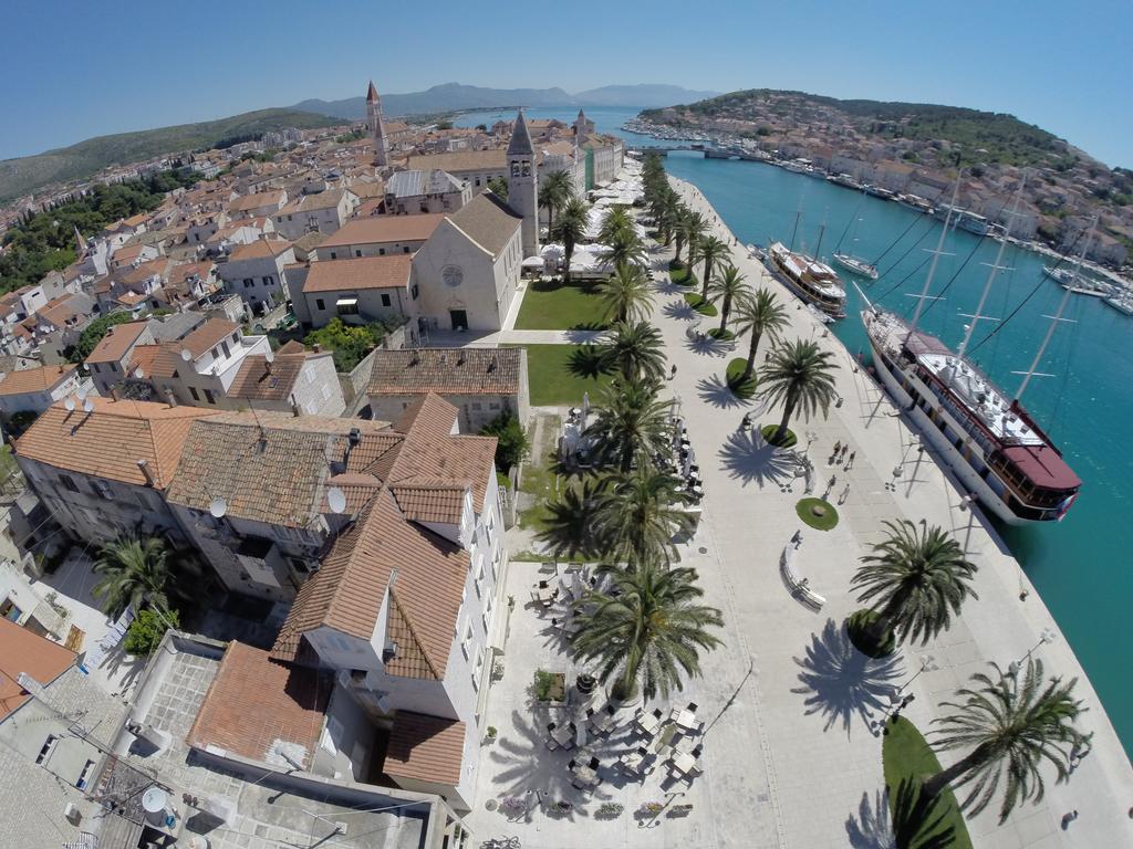 Hotel Concordia Trogir Exterior photo